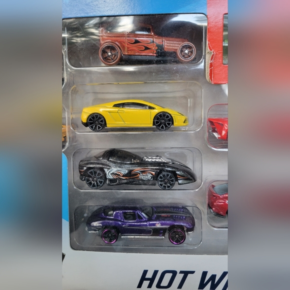 NIB Hotwheels 9  set of cars - Picture 6 of 7